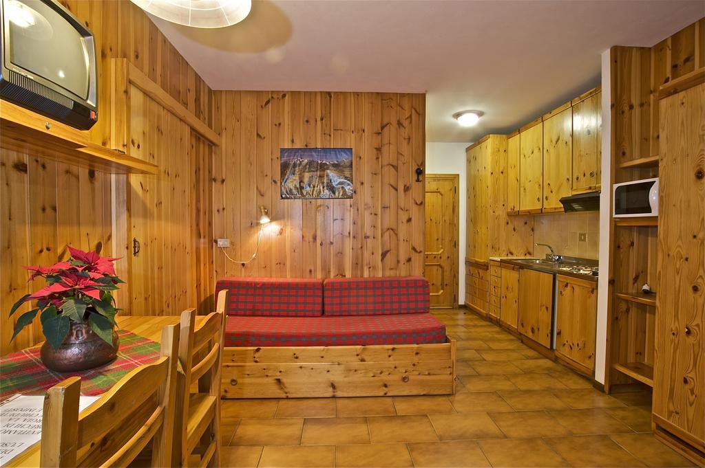 Residence Raffaella Santa Caterina Valfurva Szoba fotó