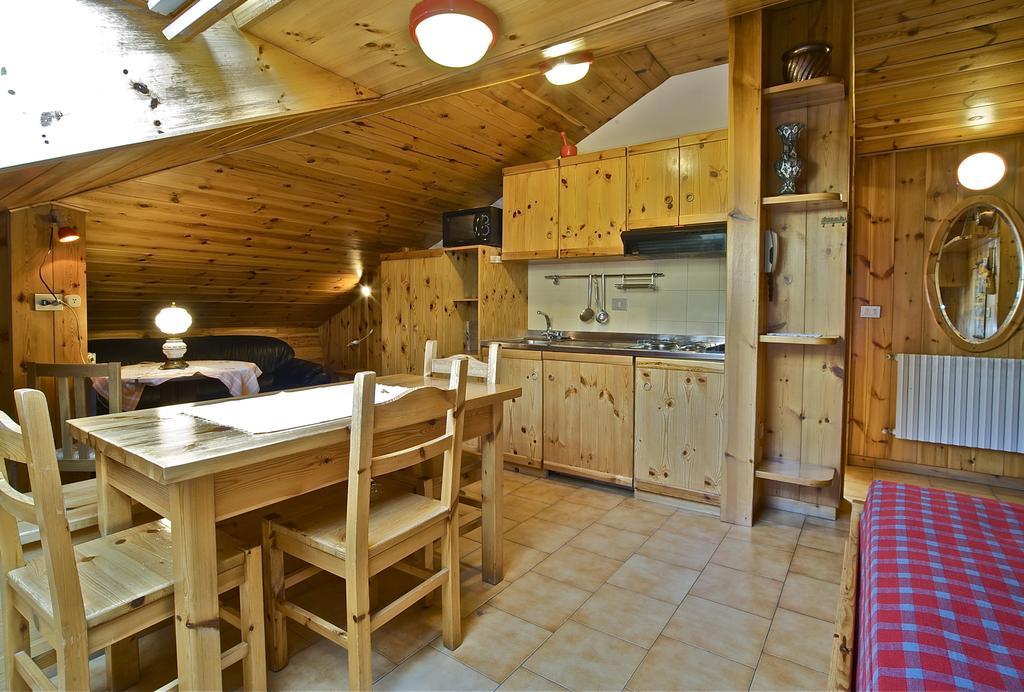 Residence Raffaella Santa Caterina Valfurva Szoba fotó